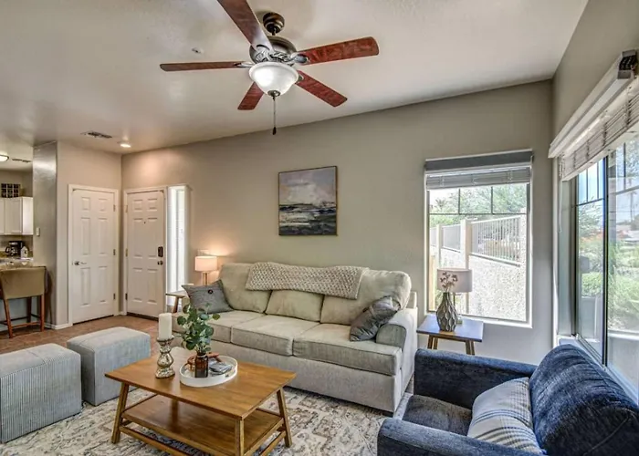 Modern 2br With Pool And Parking In Apartment *