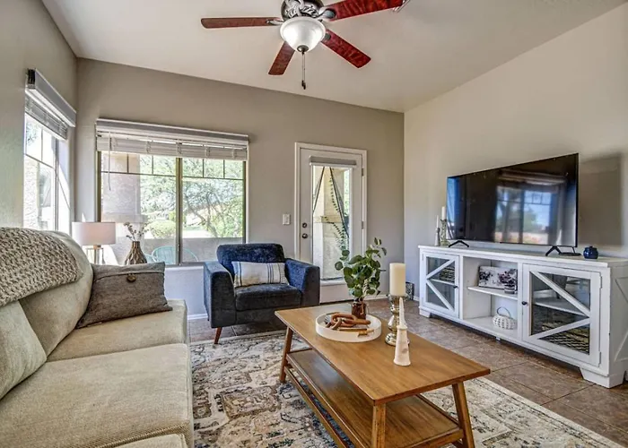 Modern 2br With Pool And Parking In Apartment