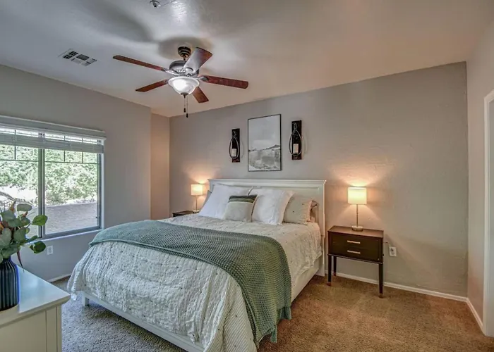 Modern 2br With Pool And Parking In Apartment *