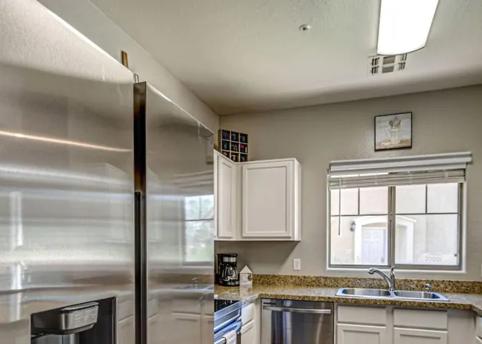 Apartment Modern 2br With Pool And Parking In *