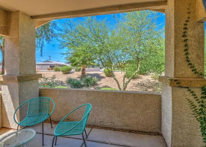 Modern 2br With Pool And Parking In Apartment