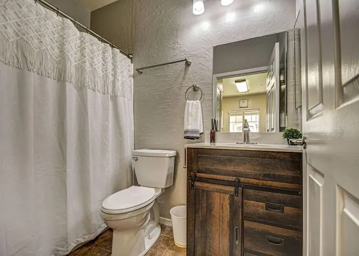 Modern 2br With Pool And Parking In Apartment *