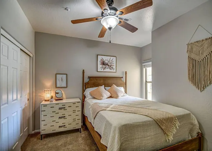 Modern 2br With Pool And Parking In